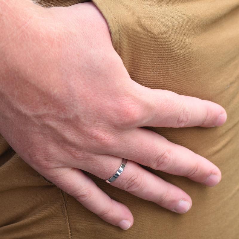 Pánský plochý snubní prsten