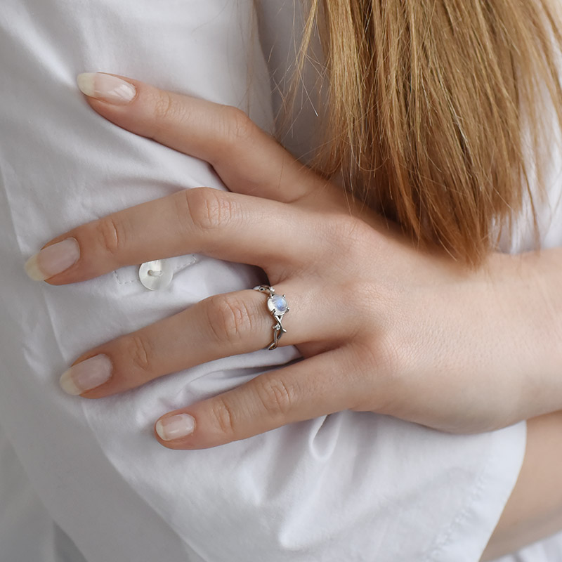 Romantický prsten s měsíčním kamenem a diamanty 90173
