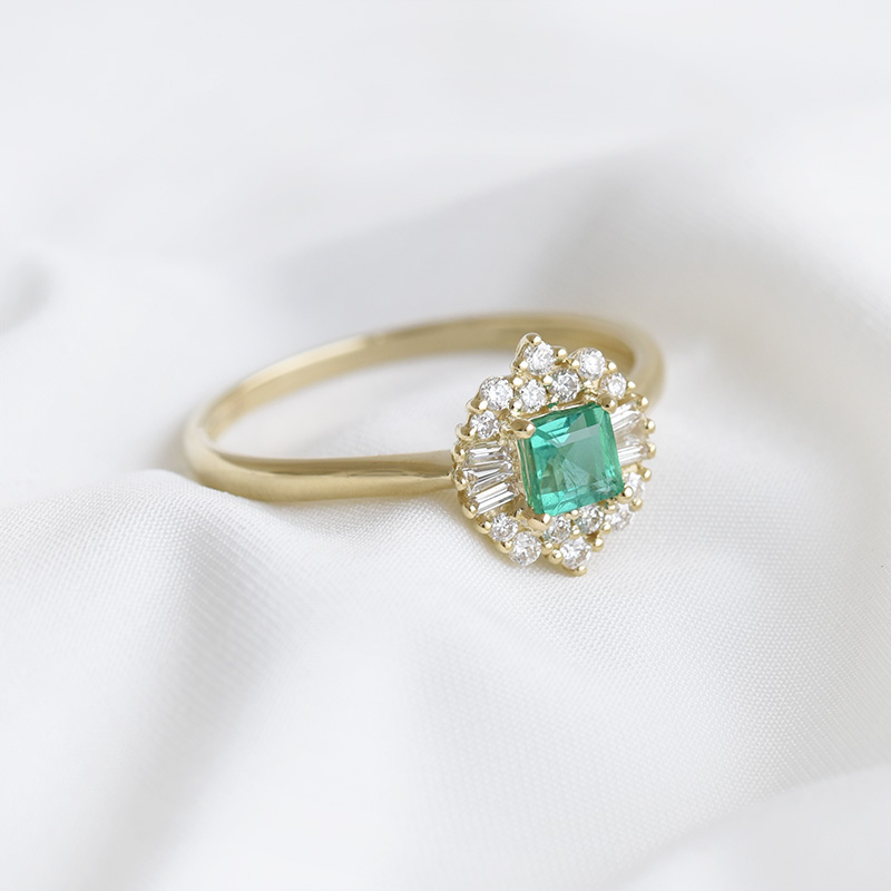 Zlatý prsten se smaragdem 93453
