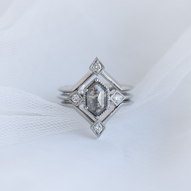 Set jedinečných prstenů se salt and pepper diamantem Ural 95943