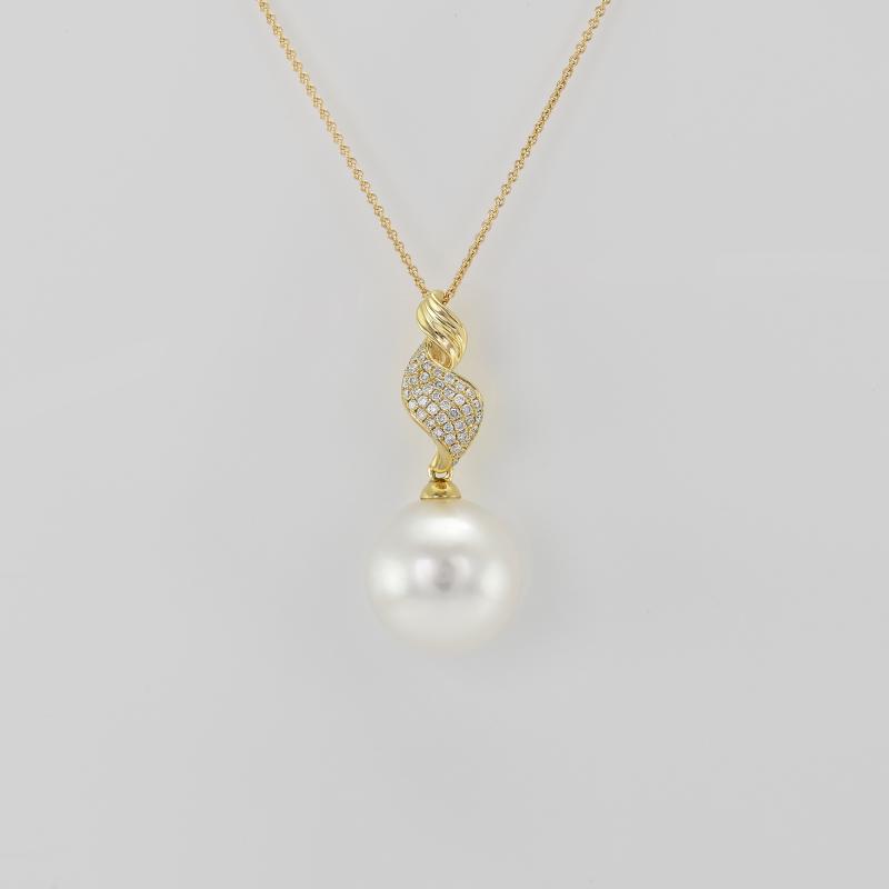 Náhrdelník s perlou a diamanty 10314