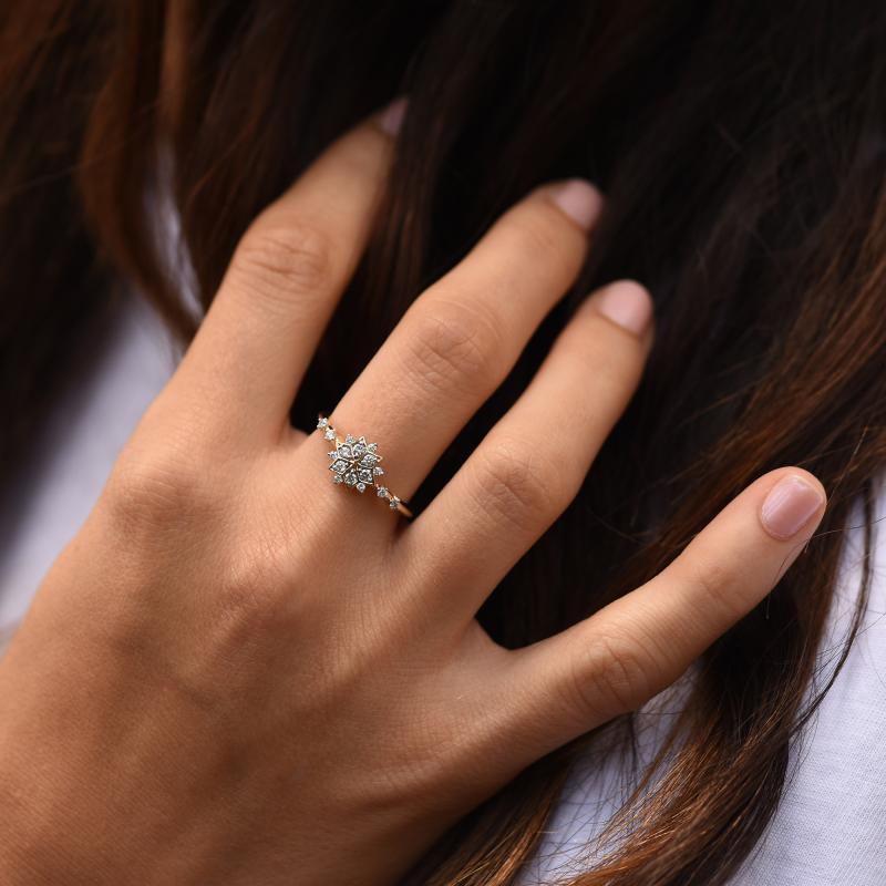 Stříbrný prsten s lab-grown diamantovou hvězdou Nighty 104714