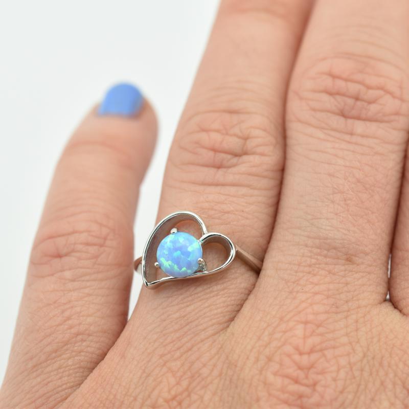 Prsten s modrým opálem ukrytým v srdci Chanae 11064