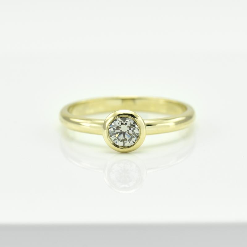 Prsten s diamantem 11094