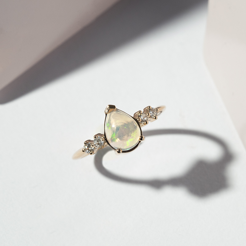 Opálový prsten s diamanty Ammara 112504