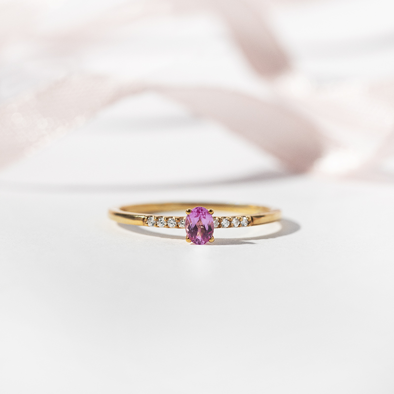 Zásnubní prsten s růžovým safírem a lab-grown diamanty Terry 113044