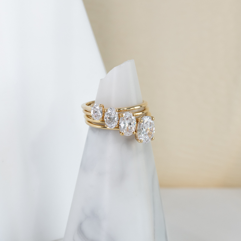 Zásnubní prsten s oval lab-grown diamantem Frost 121184