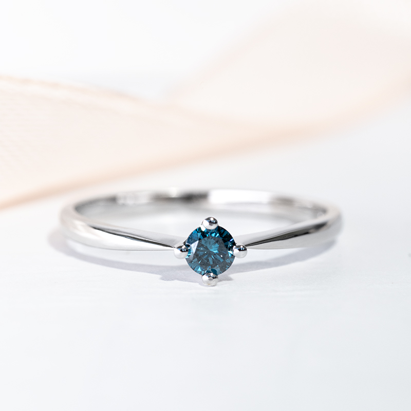 Zásnubní prsten s modrým diamantem Sevati 125364