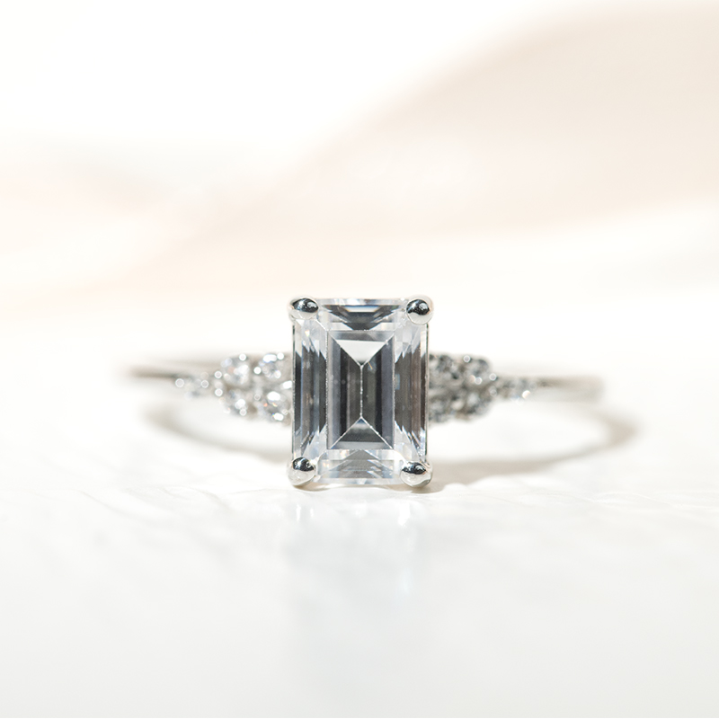 Zásnubní prsten s emerald diamantem Adva 127104