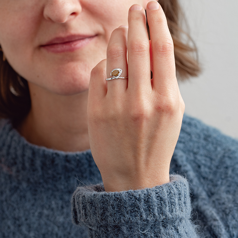 Atypický zlatý prsten s marquise salt and pepper diamantem Tulio 132784