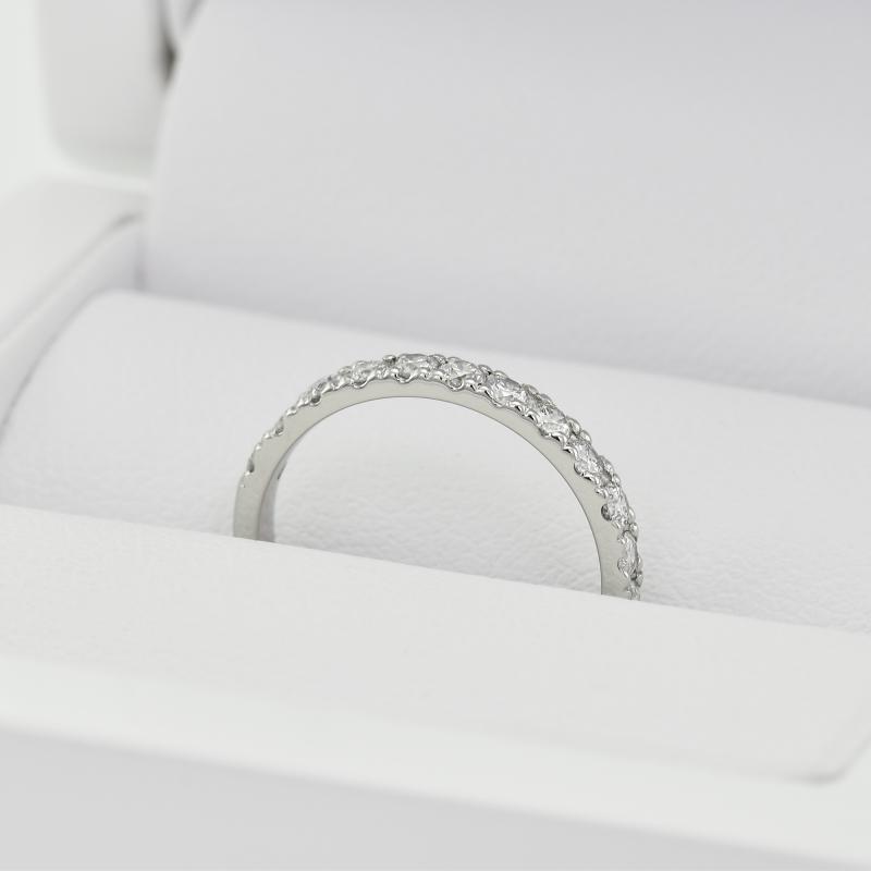 Prsten z platiny s diamanty 22814
