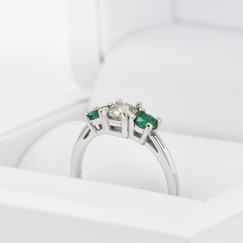 Zásnubní prsten se smaragdy 23974