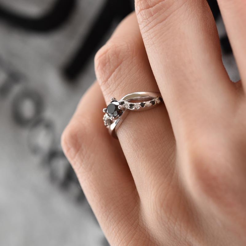 Zásnubní prsten s diamanty 24204