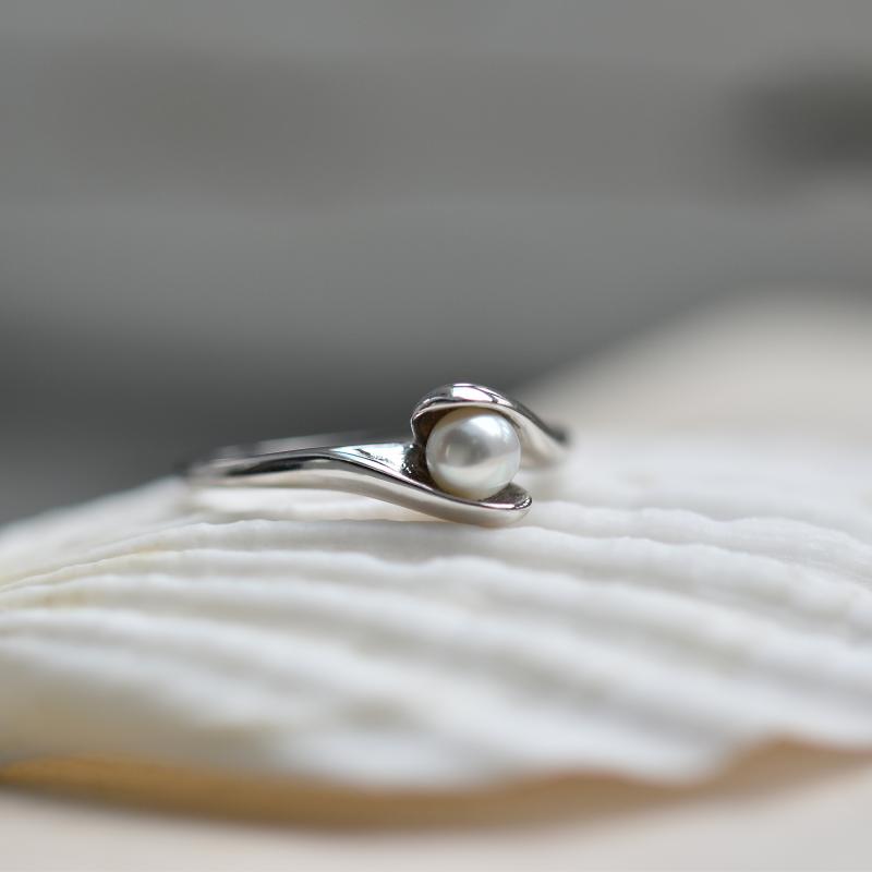Zlatý zásnubní prsten s perlou 27834