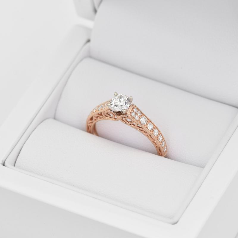 Zlatý diamantový prsten s moissanitem