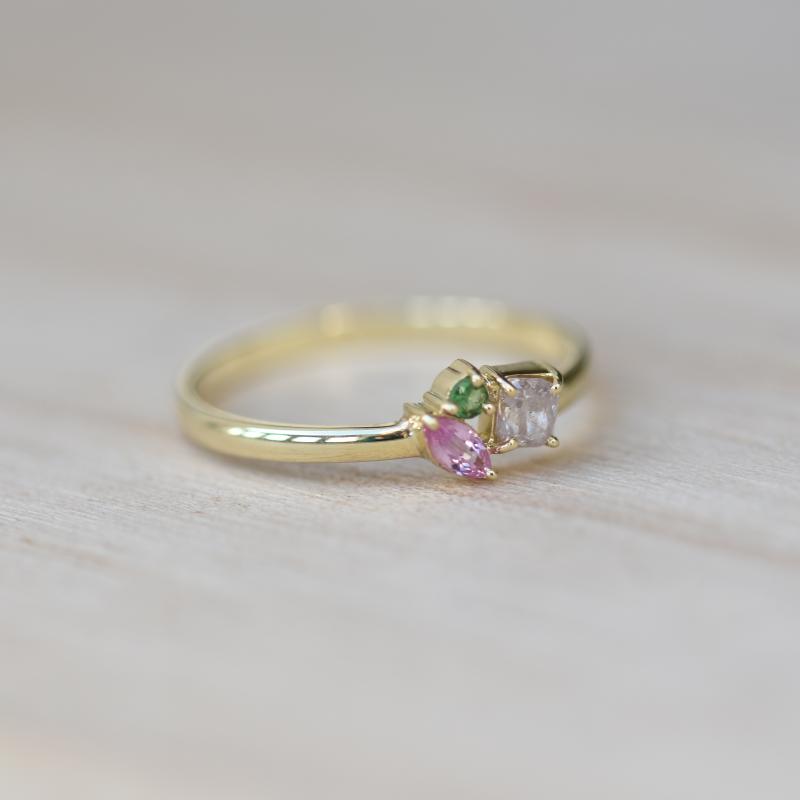 Zlatý prsten s diamantem, granátem a safírem 48974