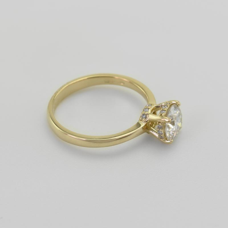 Vintage zlatý zásnubní prsten s moissanitem a diamanty 49954