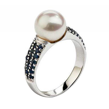 Prsten z bílého zlata s perlou a safíry