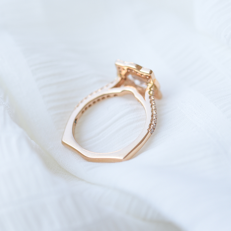 Zásnubní prsten ze zlata 60904