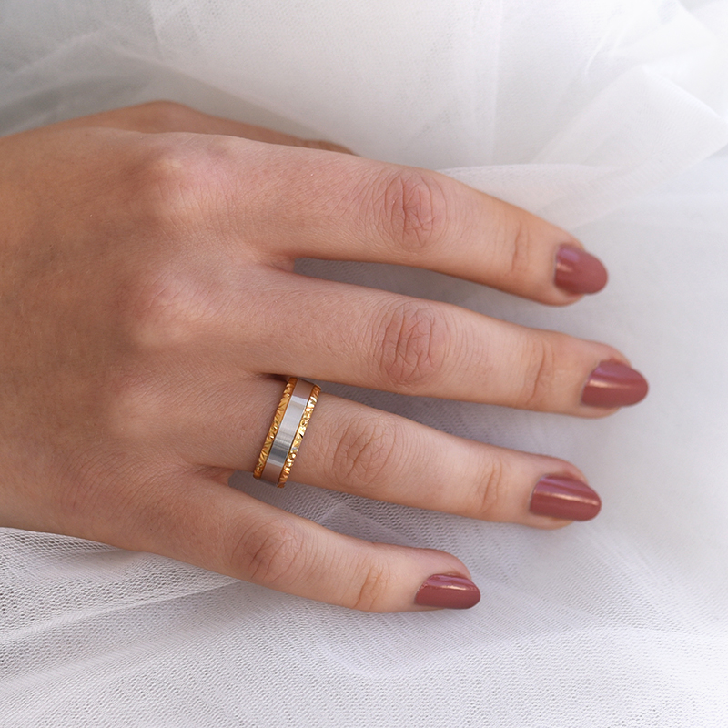 Dvoubarevný snubní prsten 61894