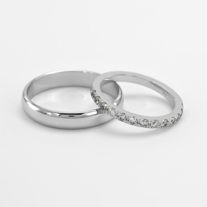 Pánský půlkulatý snubní prsten a dámský diamantový eternity prsten 77054