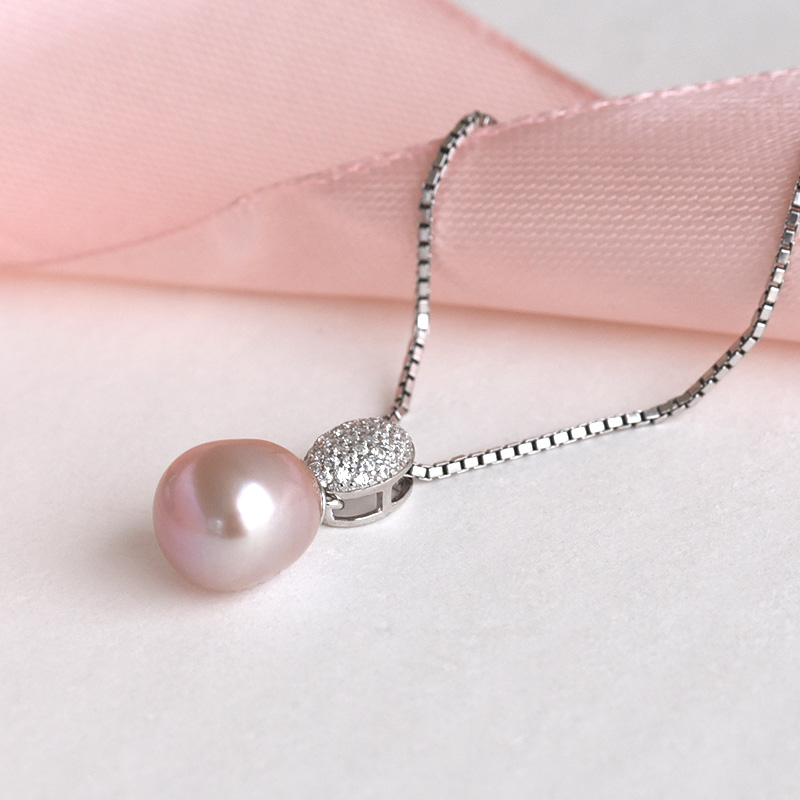 Stříbrný přívěsek s levandulovou perlou a zirkony 78014