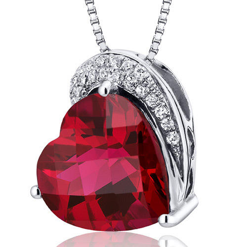 Rubínové srdce v stříbrném náhrdelníku Dilona