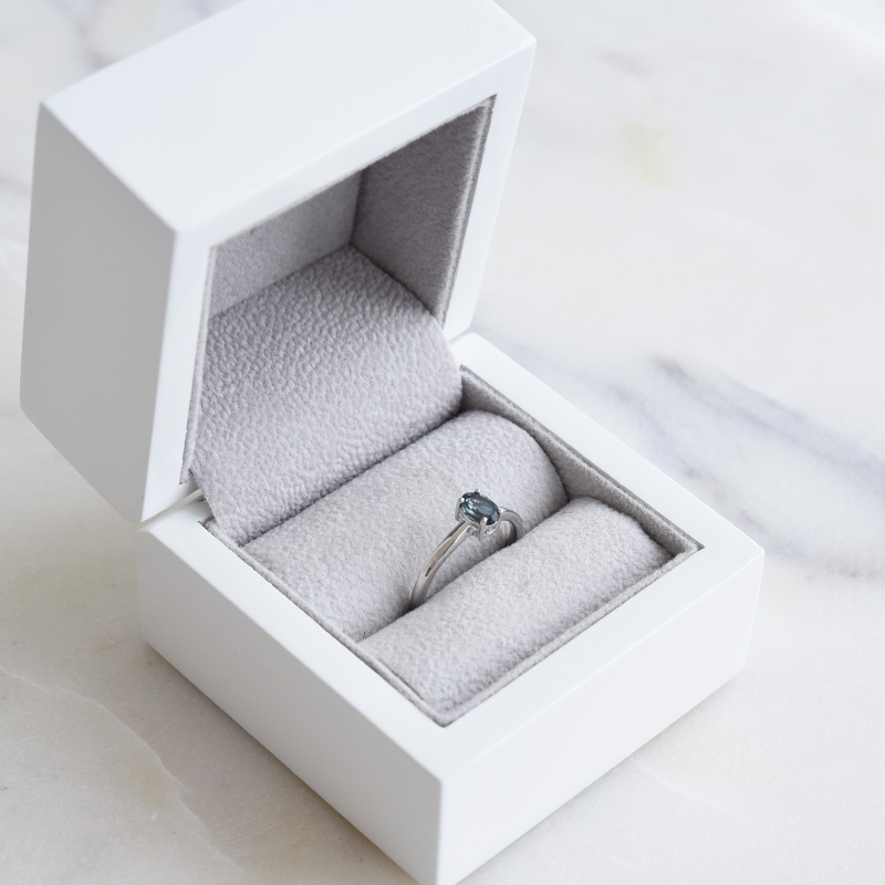 Stříbrný topazový prsten