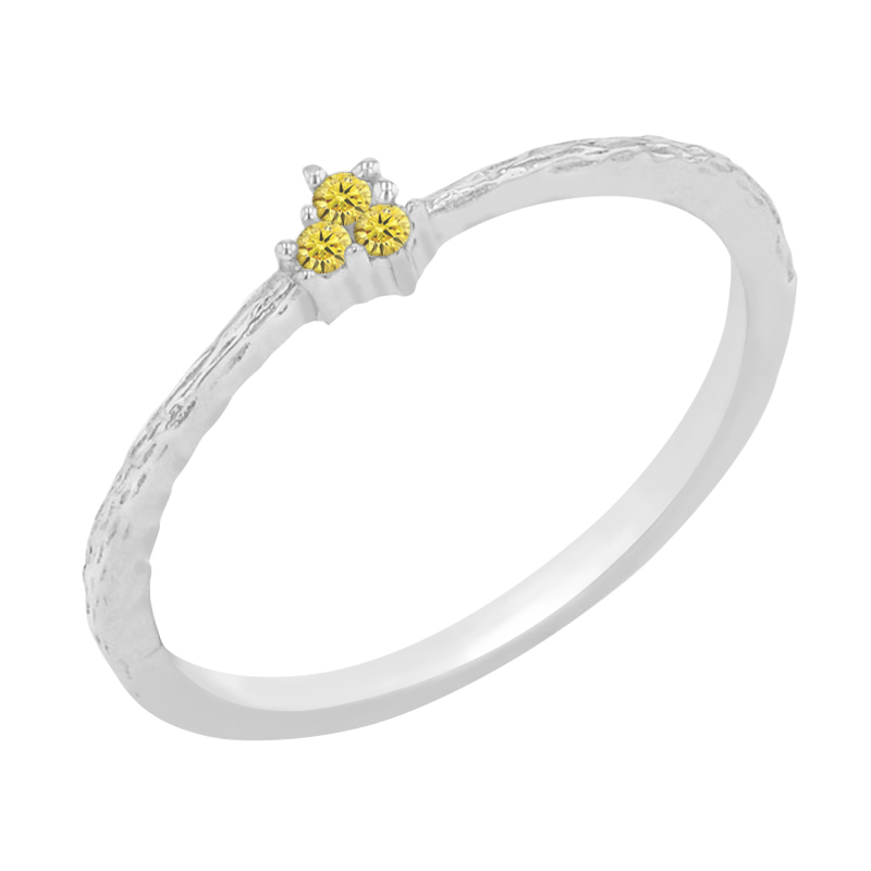 Tepaný prsten se žlutými diamanty ze stříbra