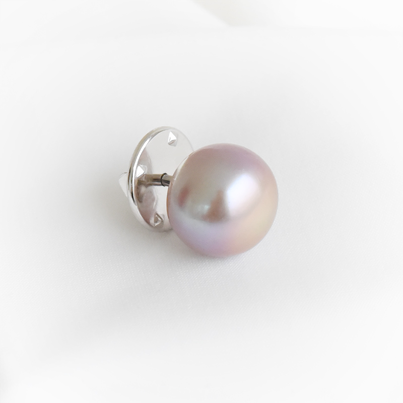 Minimalistická brož s růžovou perlou 91404