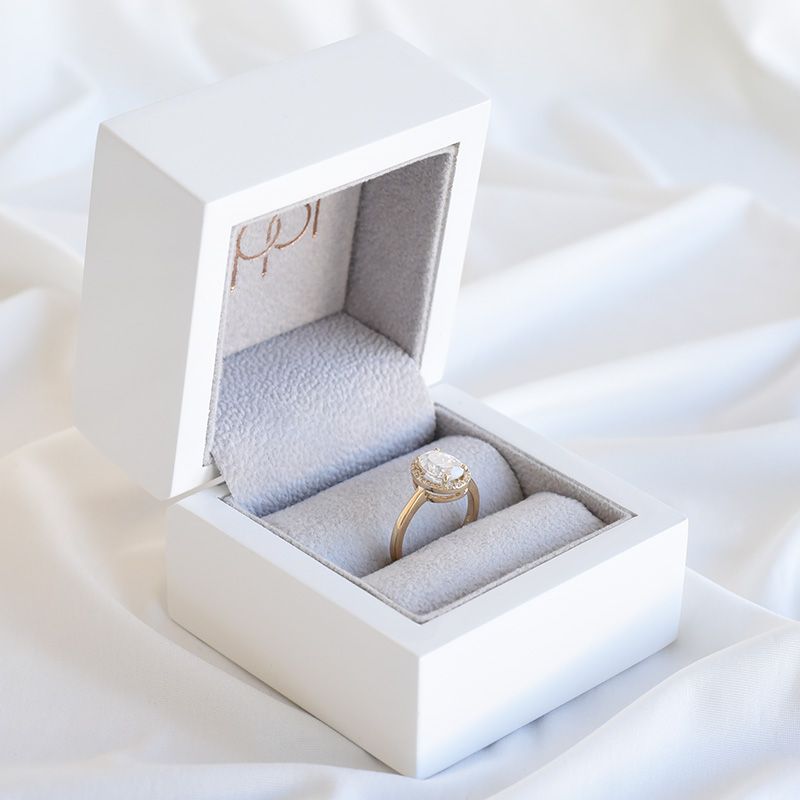 Zlatý prsten s moissanitem a diamanty Marni 94744