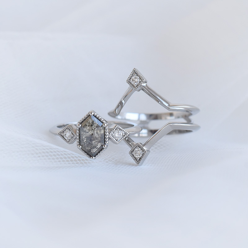 Set jedinečných prstenů se salt and pepper diamantem Ural 95944