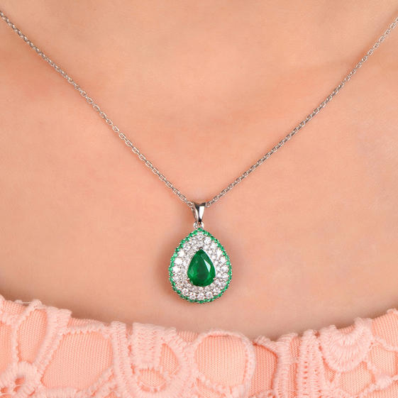 Smaragdový náhrdelník 9844