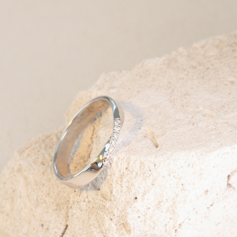 Zlatý propletený prsten s diamanty Lasha 100925