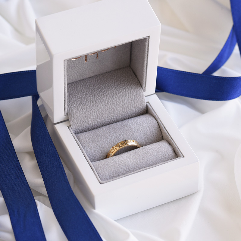 Romantické snubní prsteny s gravírem kytek Rabia 104235