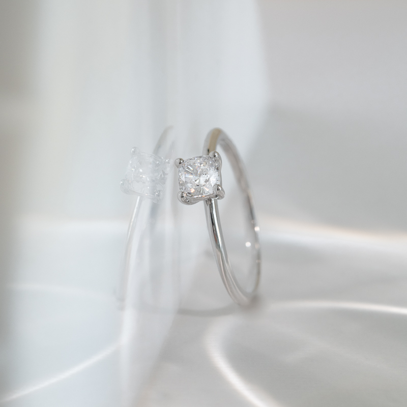 Zásnubní prsten s cushion diamantem Macey 121325
