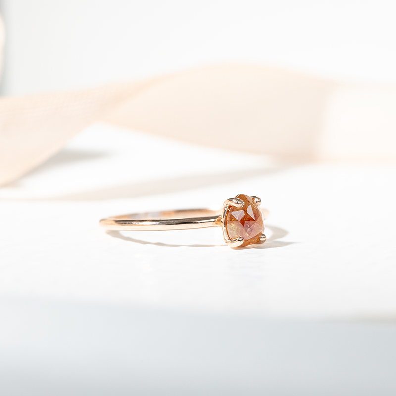 Zlatý prsten s pear salt and pepper diamantem Lorelei 126145