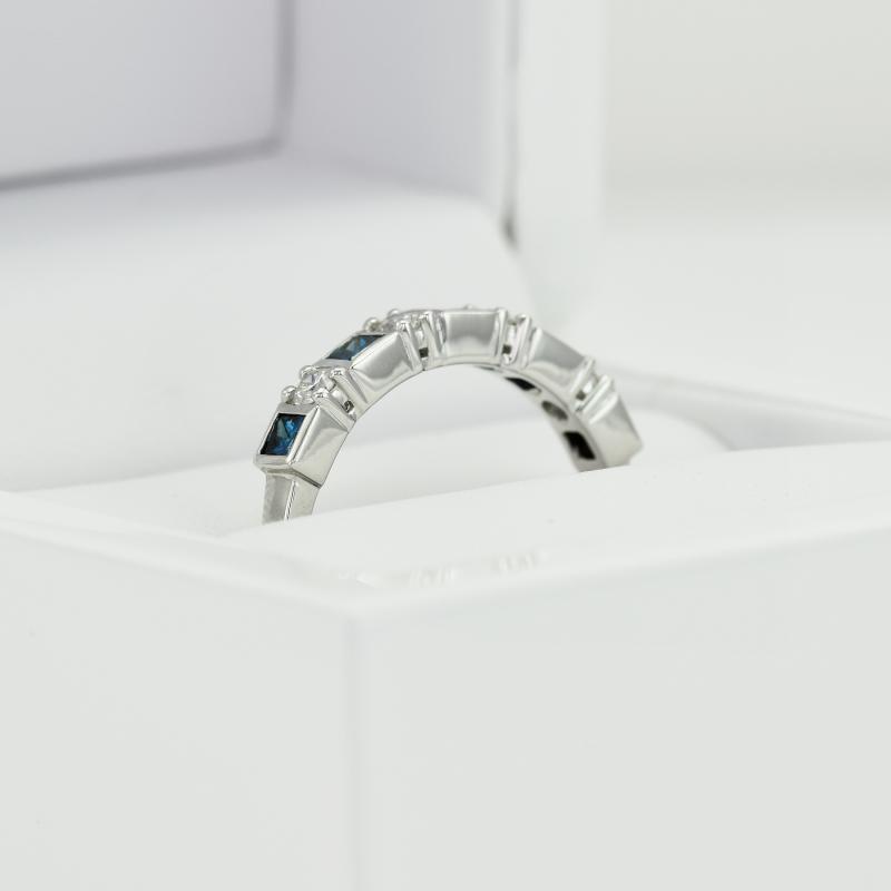 Prsten s modrými a bílými diamanty 12815