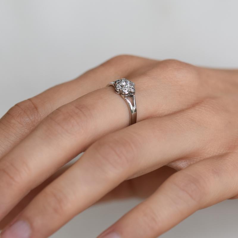 Zásnubní prsten s diamantovým květem Sidonia