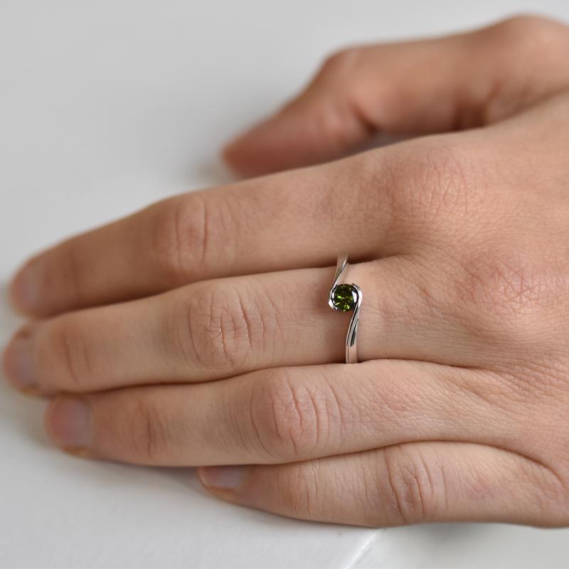 Prsten se zeleným diamantem 27175