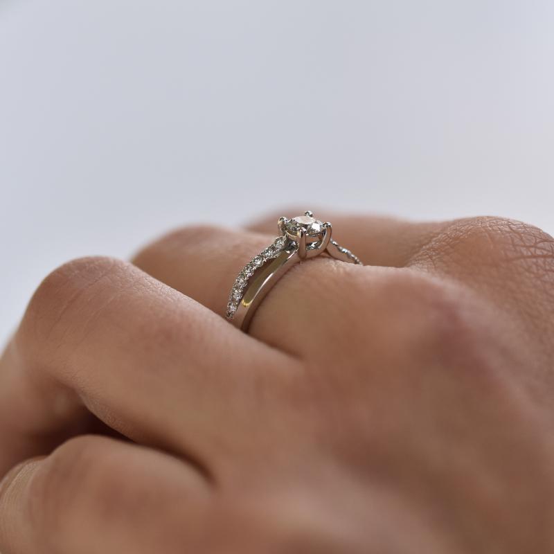 Prsten s diamanty 27185