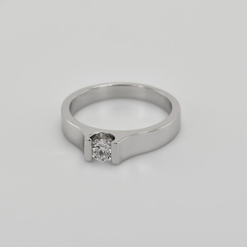 Zásnubní platinový prsten s diamantem 38145