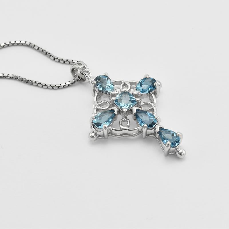 Stříbrný náhrdelník ve tvaru kříže 39115