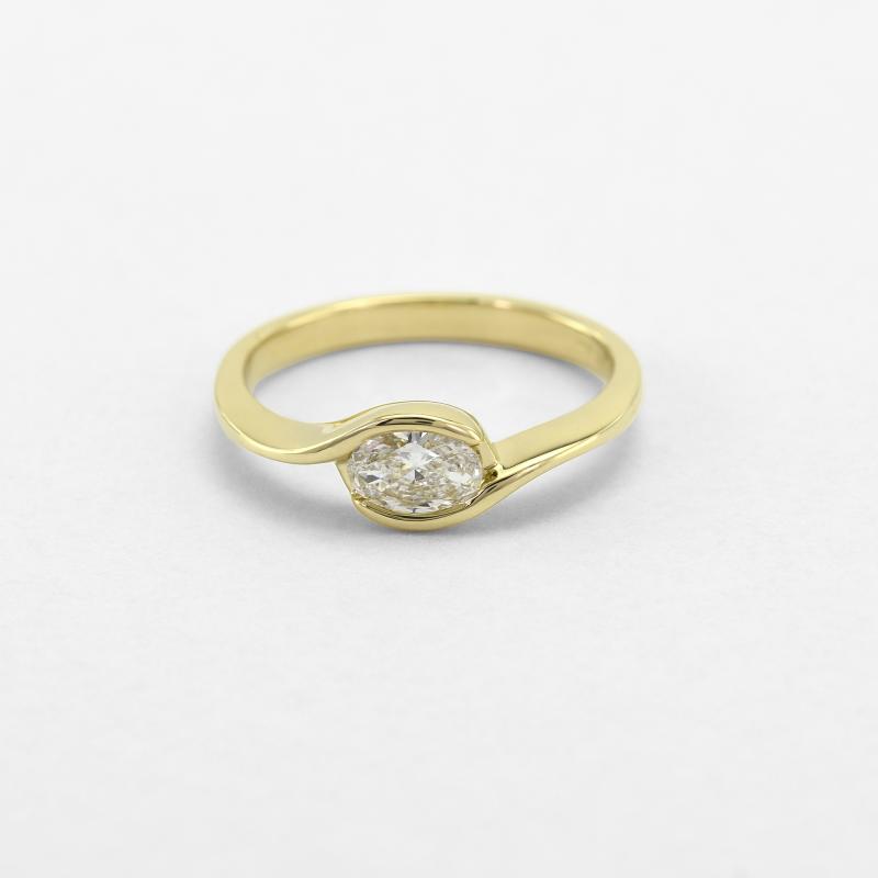 Prsten s diamantem ze žlutého zlata 46825