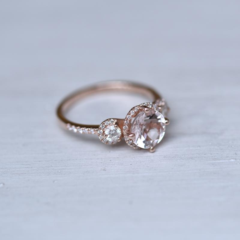 Zlatý zásnubní prsten s diamanty 48285
