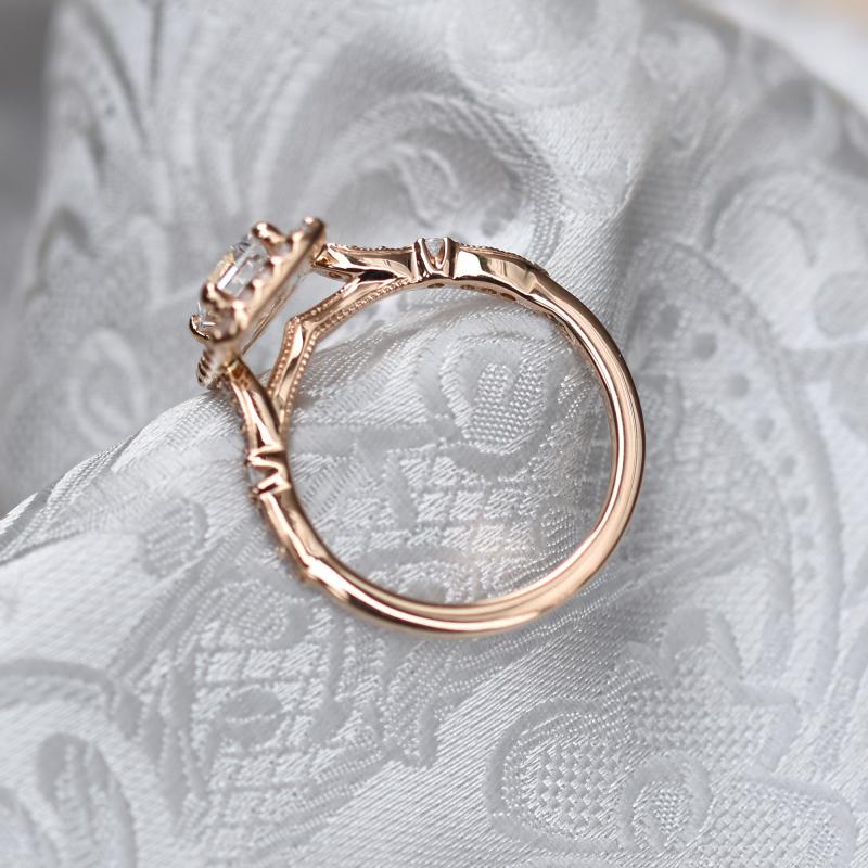 Zásnubní prsten s diamantem v halo stylu 49615