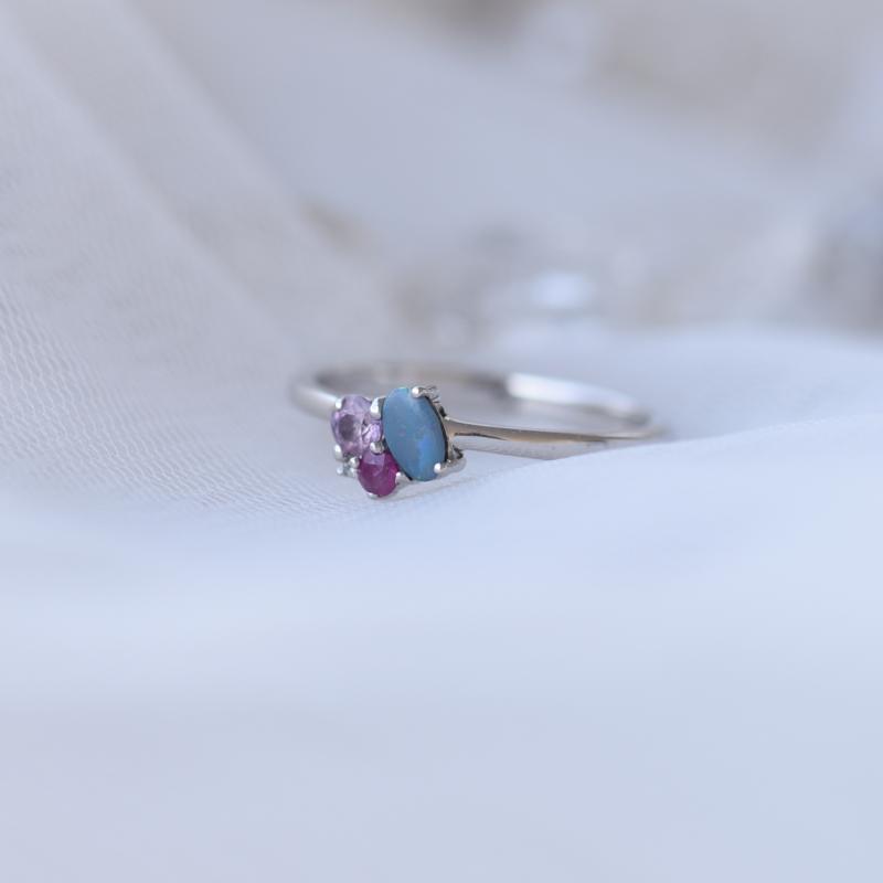 Cluster prsten s opálem, rubínem, safírem a diamantem 52315