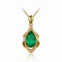 Zlatý náhrdelník s pear smaragdem a diamanty Chamyri