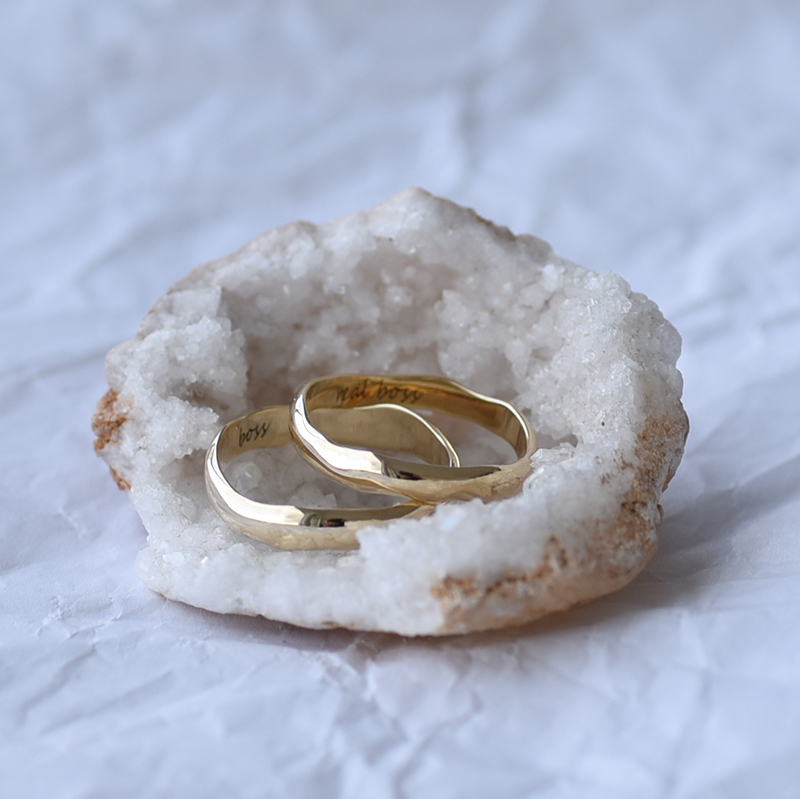 Zlaté snubní prsteny s lesklým povrchem 62565