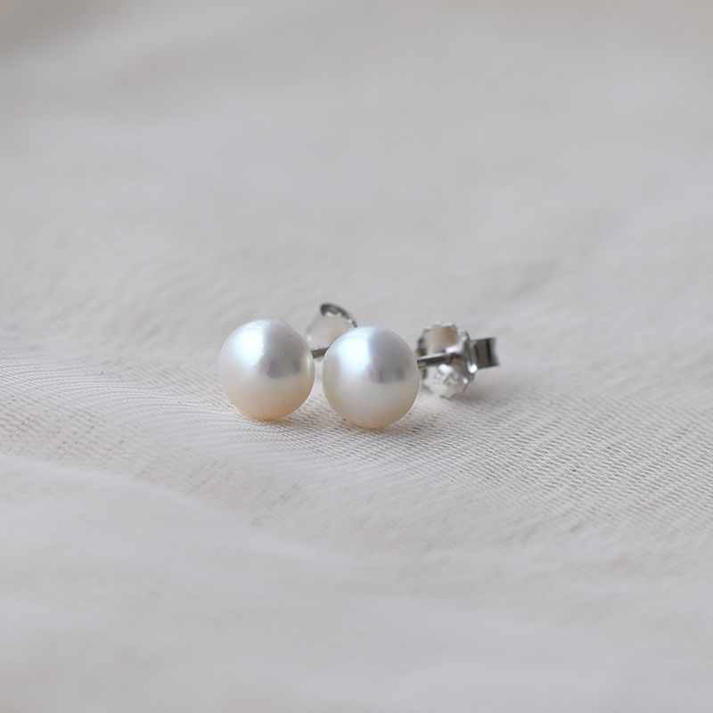 Stříbrné perlové náušnice 64555